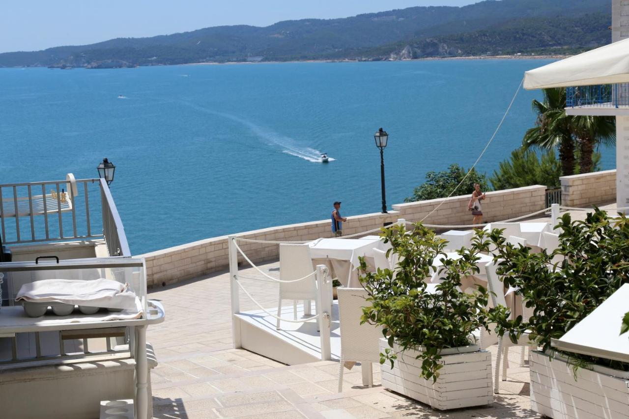 Piazzetta Petrone Apartments + Parking Vieste Eksteriør bilde