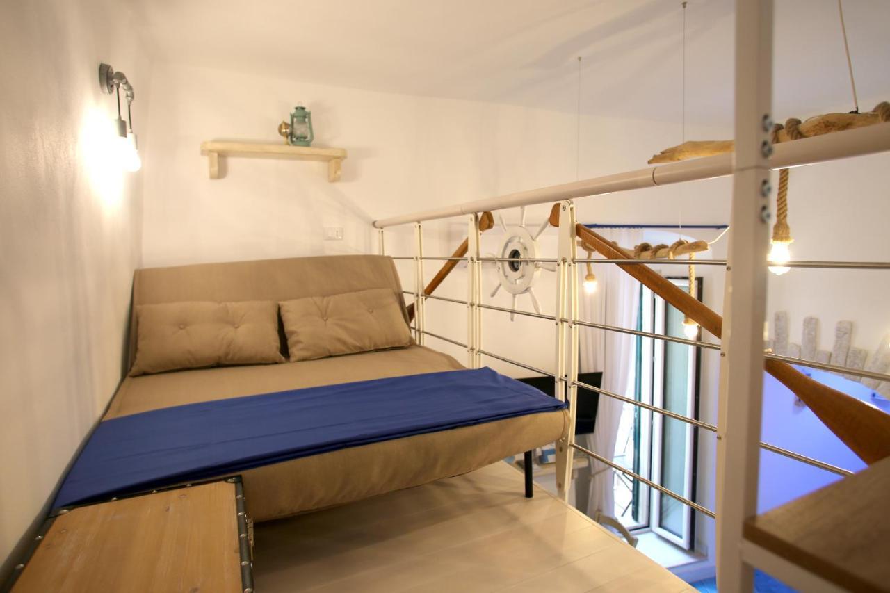 Piazzetta Petrone Apartments + Parking Vieste Eksteriør bilde