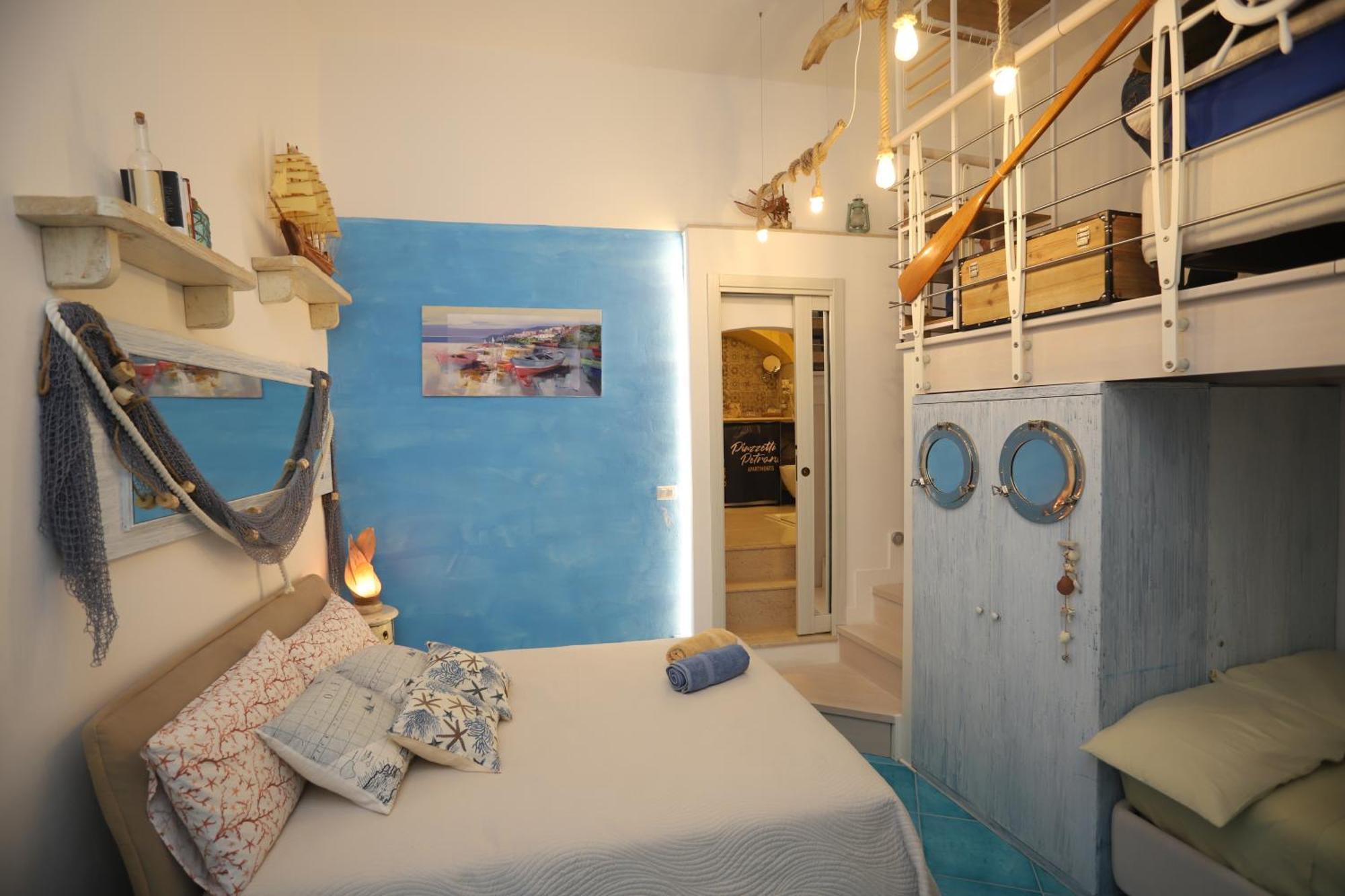 Piazzetta Petrone Apartments + Parking Vieste Eksteriør bilde