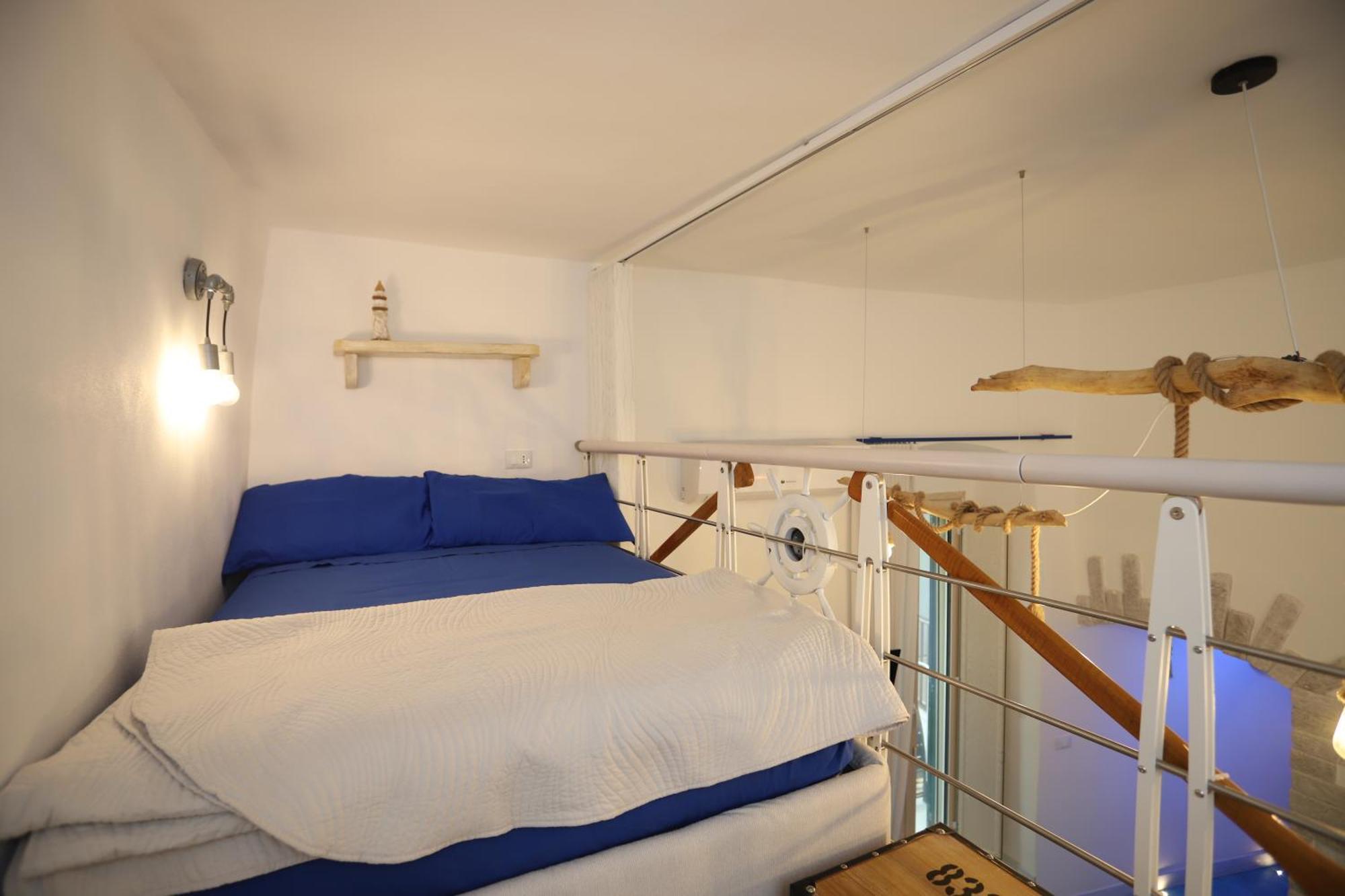 Piazzetta Petrone Apartments + Parking Vieste Eksteriør bilde