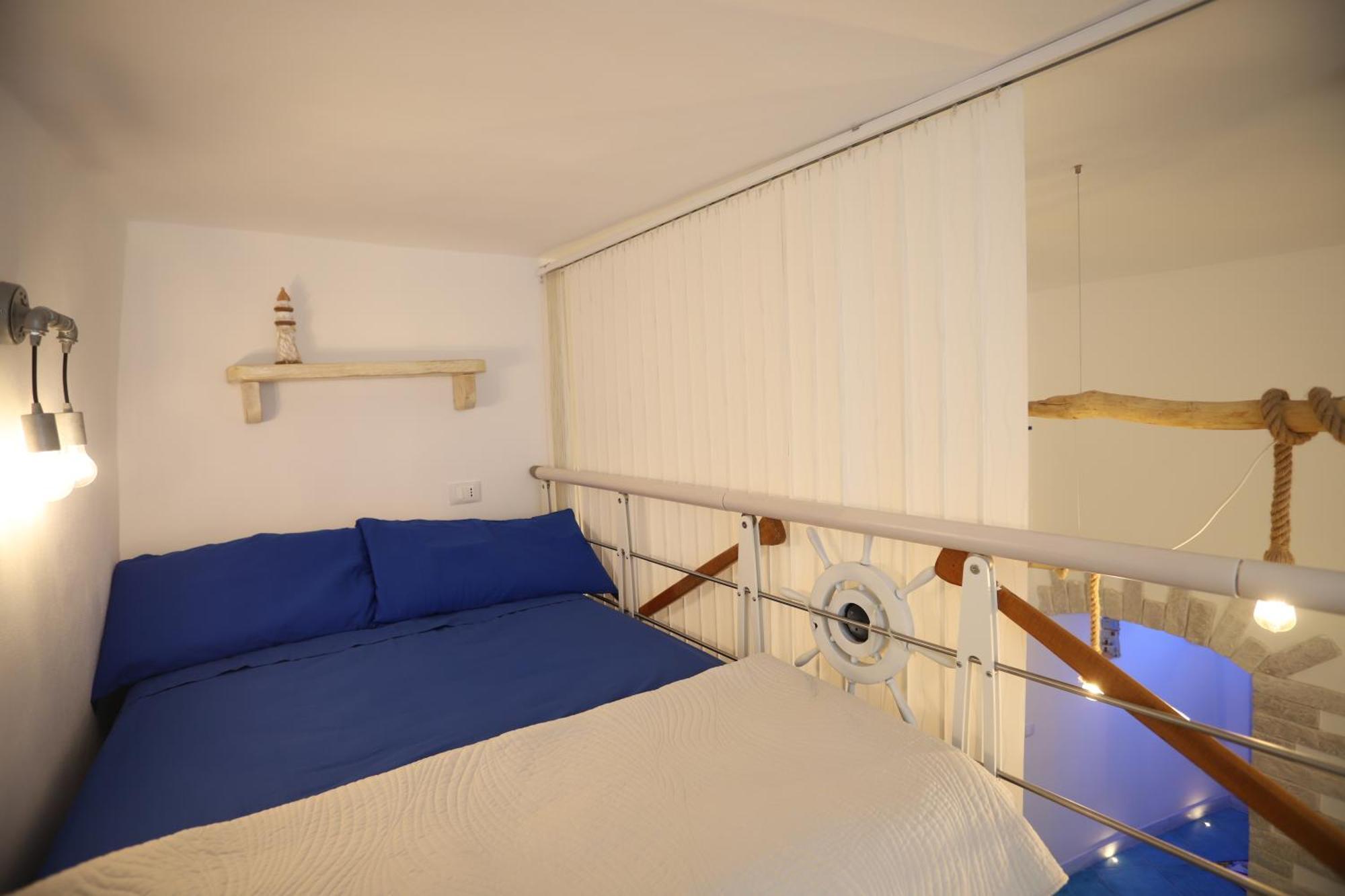 Piazzetta Petrone Apartments + Parking Vieste Eksteriør bilde